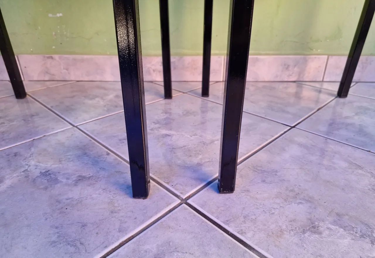 Cadeiras de ferro com estofado - Foto 4