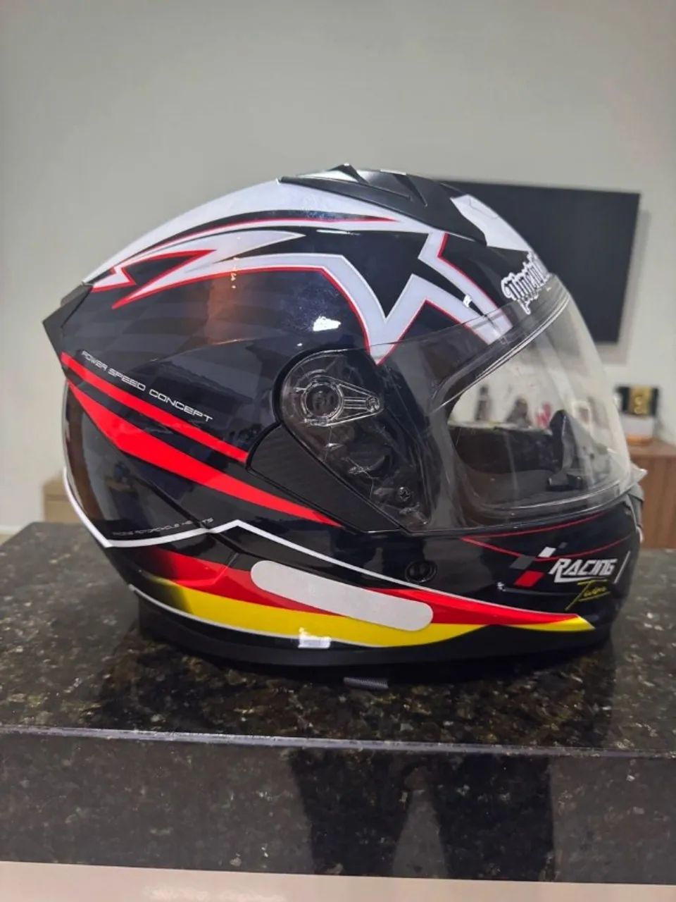 Capacete Race Tech em estado de novo