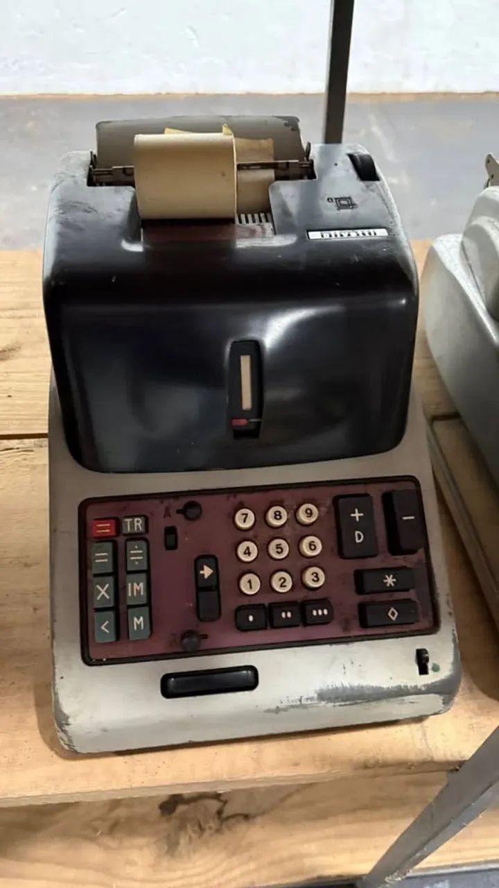Calculadora Mecânica Antiga Olivetti