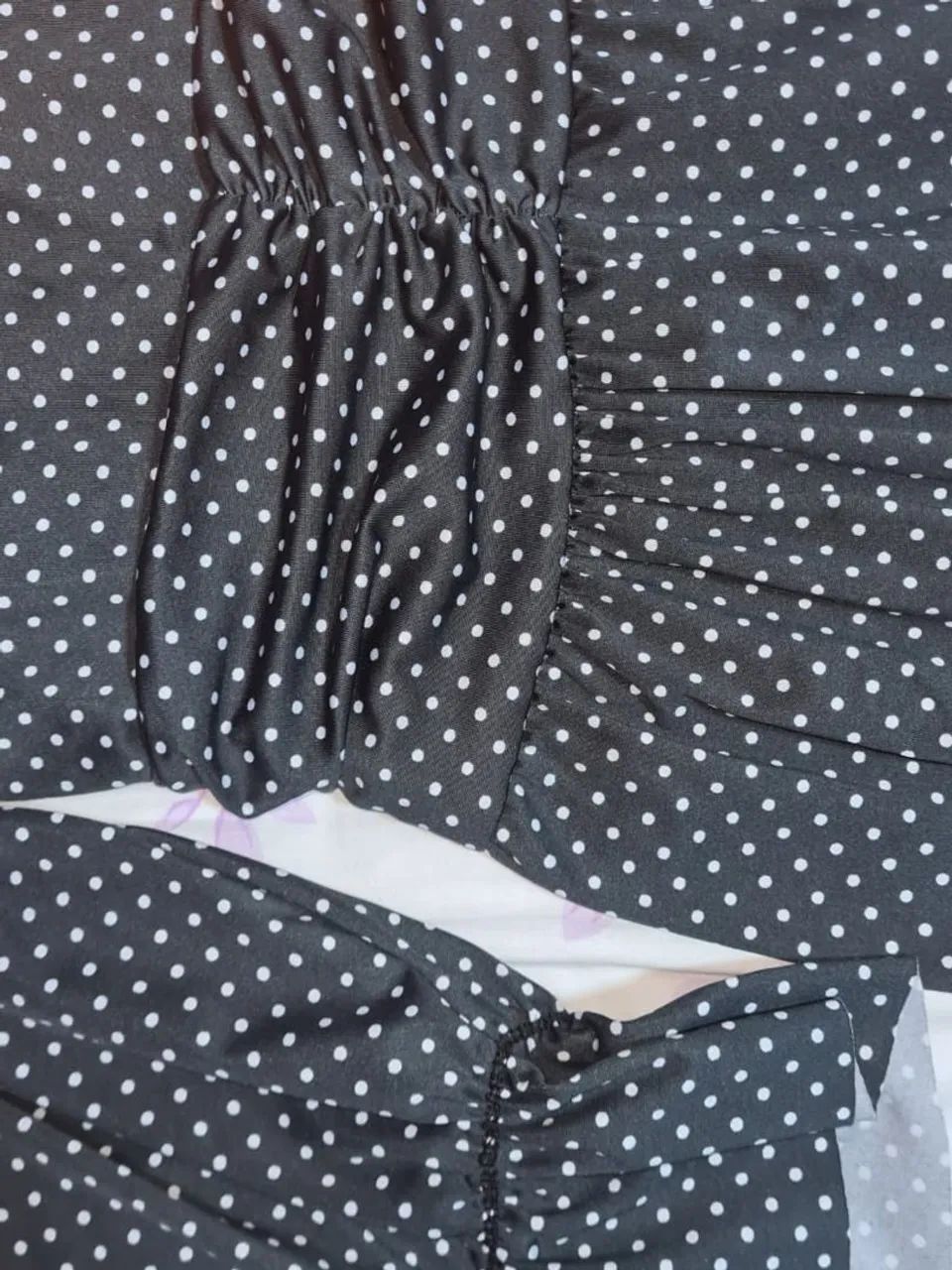 Vestido longo de bolinhas preto e branco com bojo - Foto 2