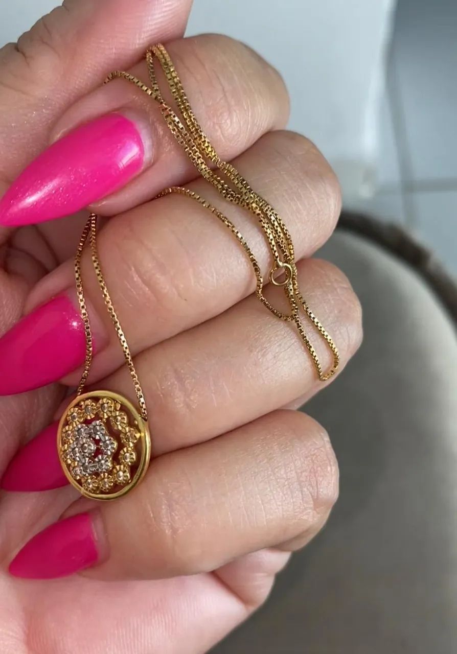 Gargantilha com pingente mandala em diamante ouro 18k - Foto 2