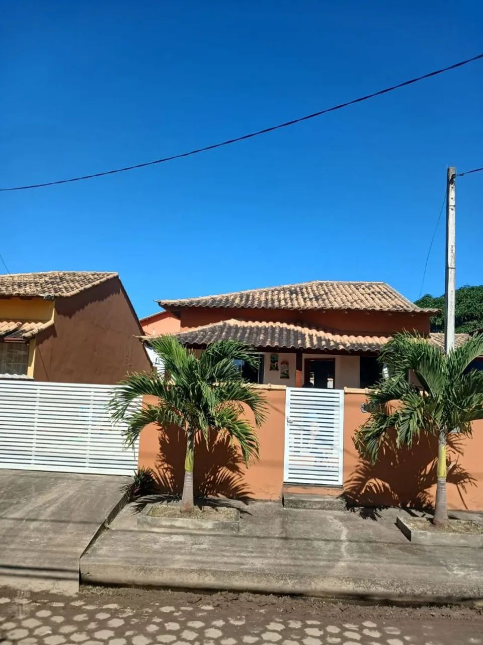 Vende se casa em Unamar 