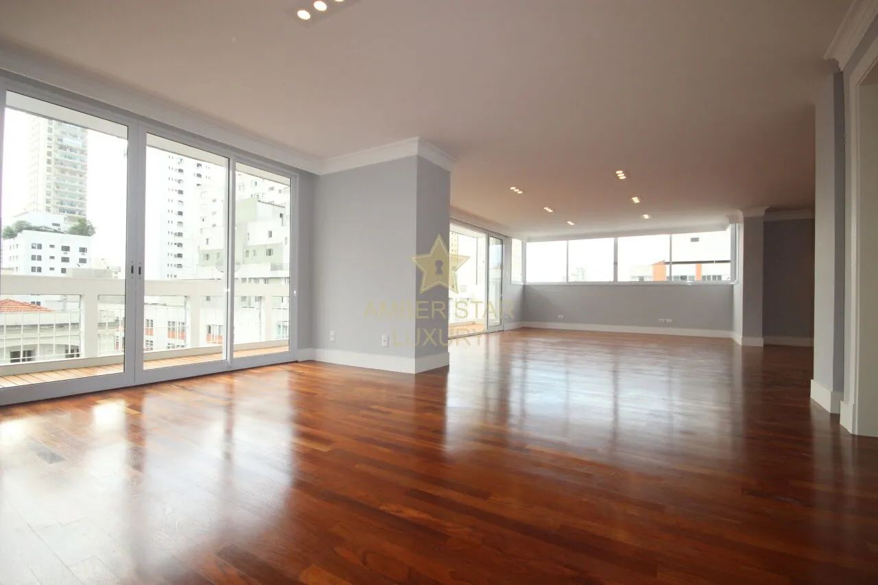 Apartamento com muita iluminação natural em Higienópolis