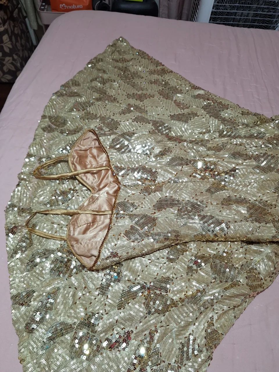 Vestido Dourado todo bordado - Foto 4
