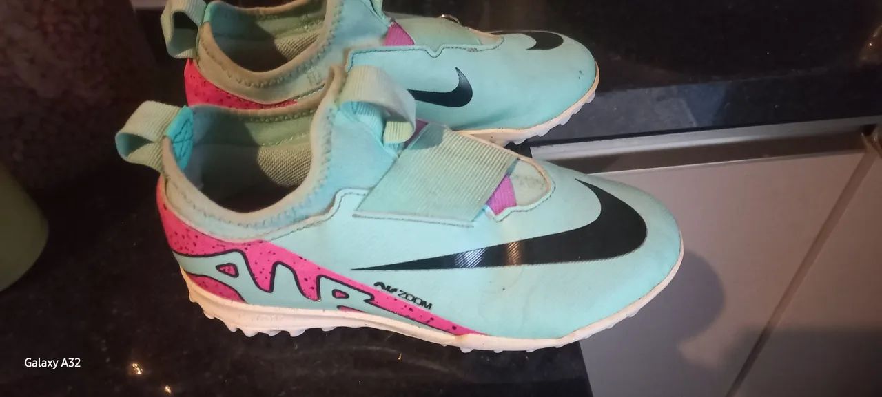 Vendo chuteira infantil número 33 