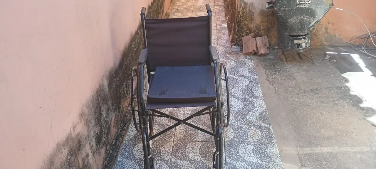 Cadeira de rodas - Foto 3