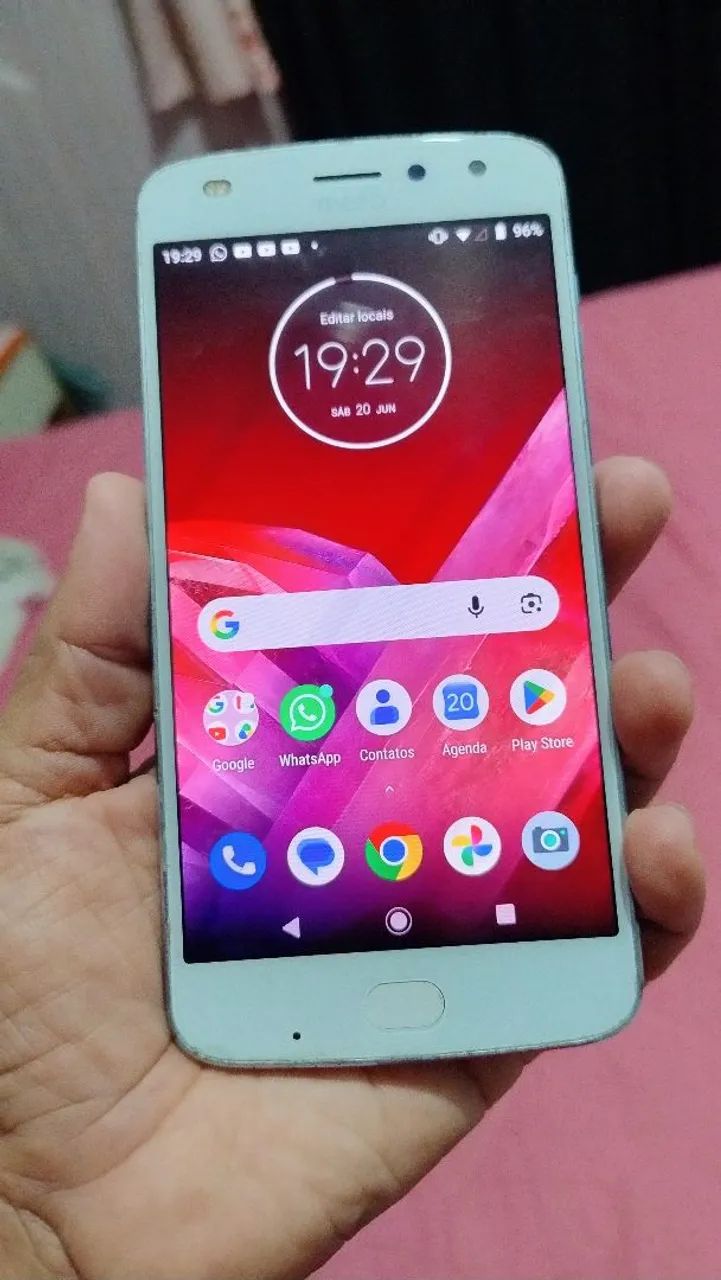 Moto z Play 2 funcionando perfeitamente. 