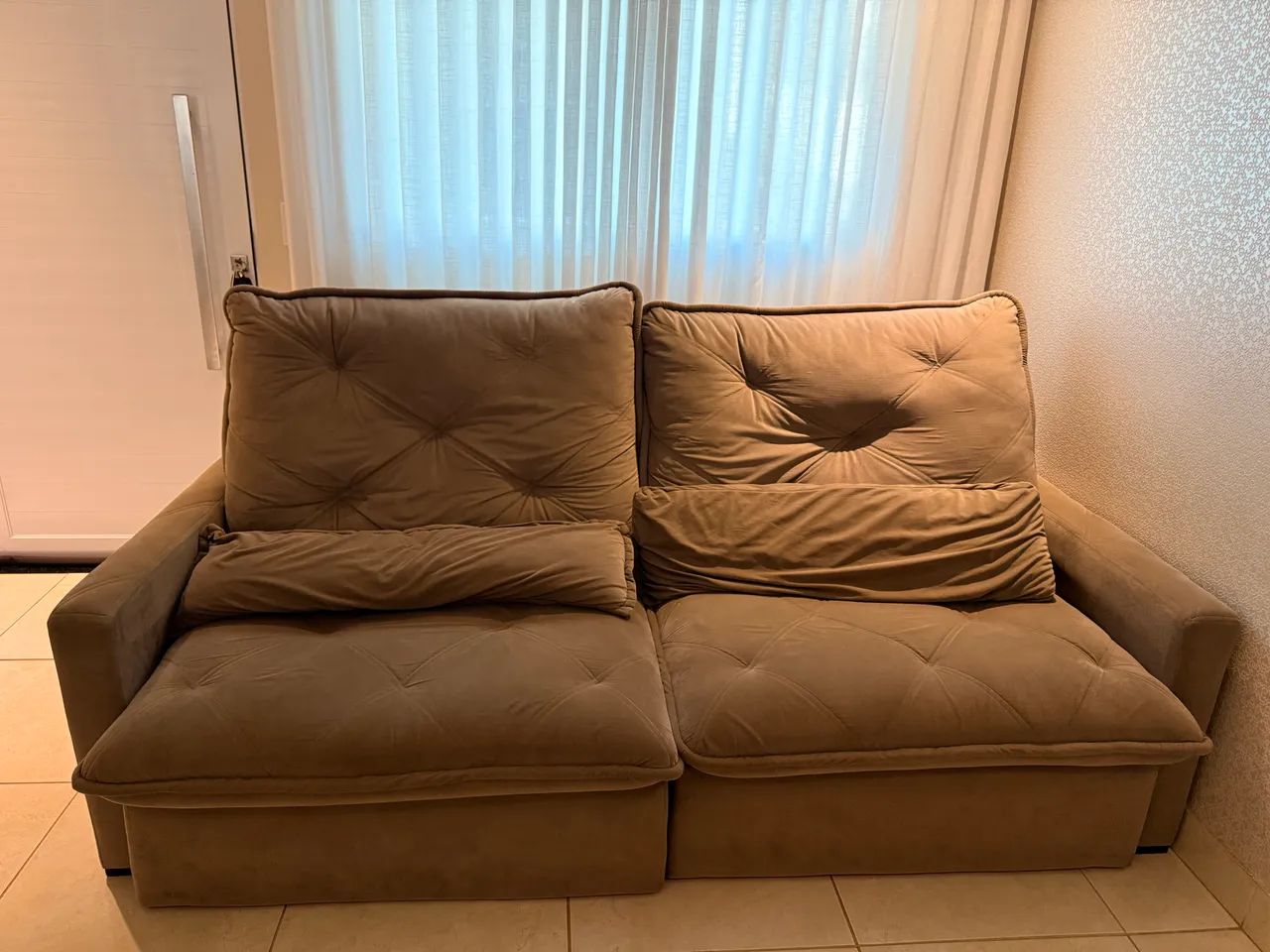 Vende-se jogo Sofá + poltrona