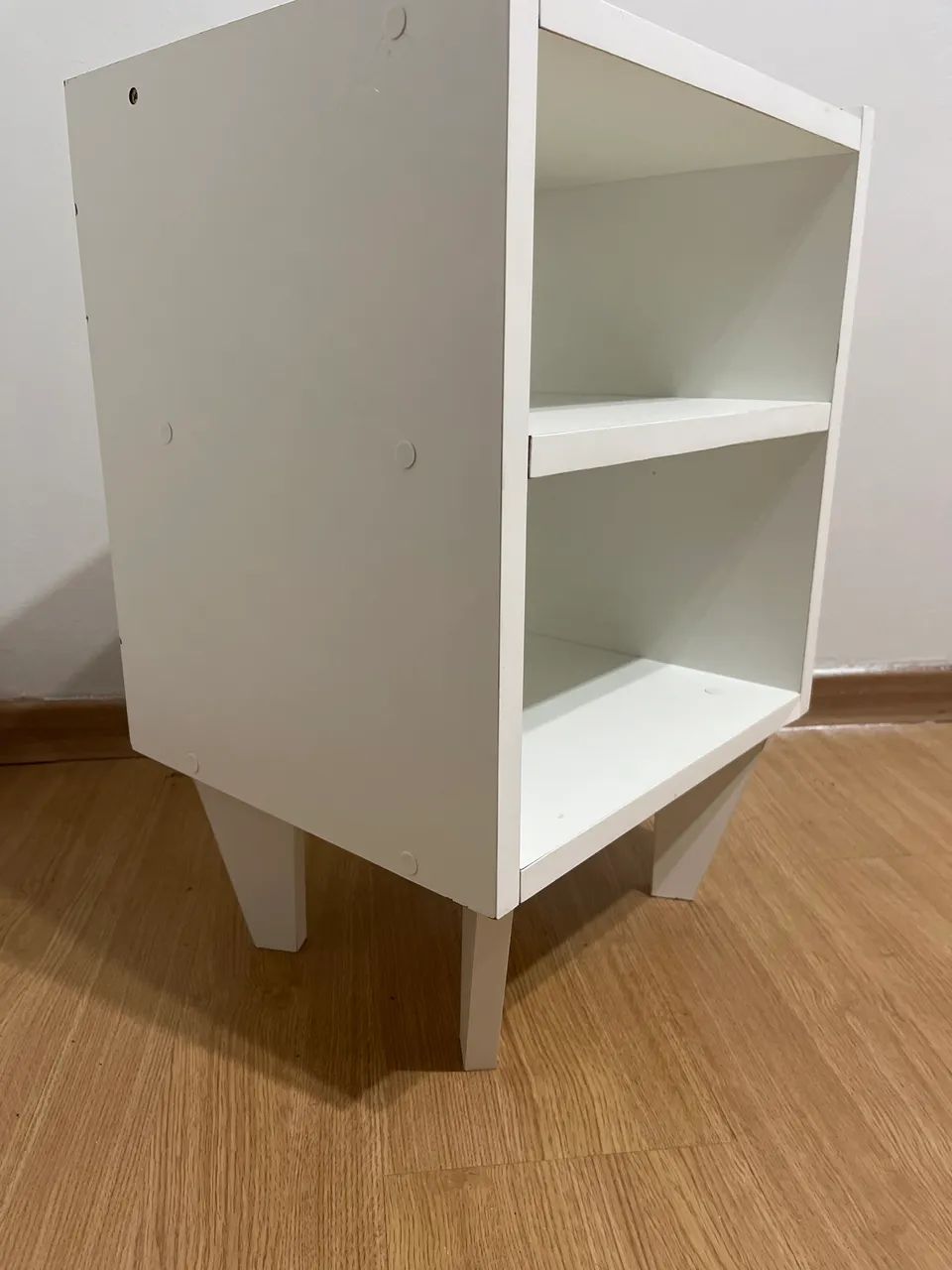 Selling a white nightstand65573821534337122