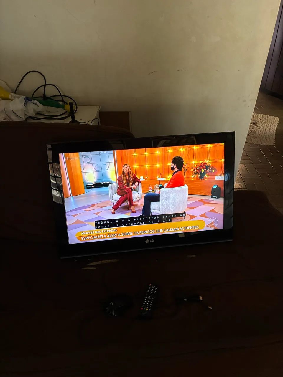 Tv 32 polegadas + smart pendrive ( aceita trocas ) - Foto 3