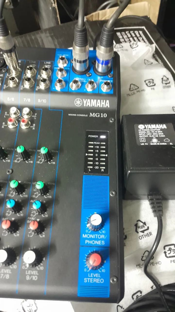 Mesa  Yamaha MG 10 - Foto 4