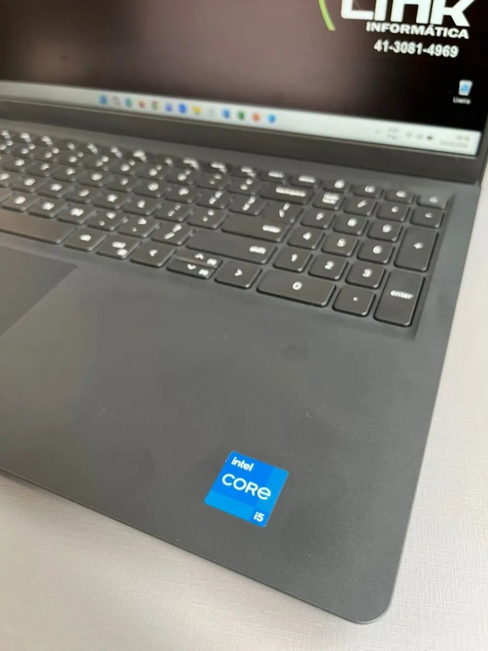 Notebook Dell 15 DC15250 / i5 1334U / 8GB DDR4 / SSD NVMe 512GB