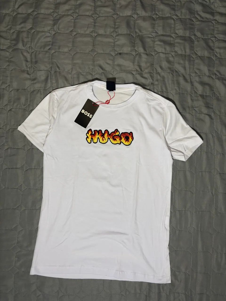 Camisas Hugo Boss bordadas, tamanho M - Foto 2