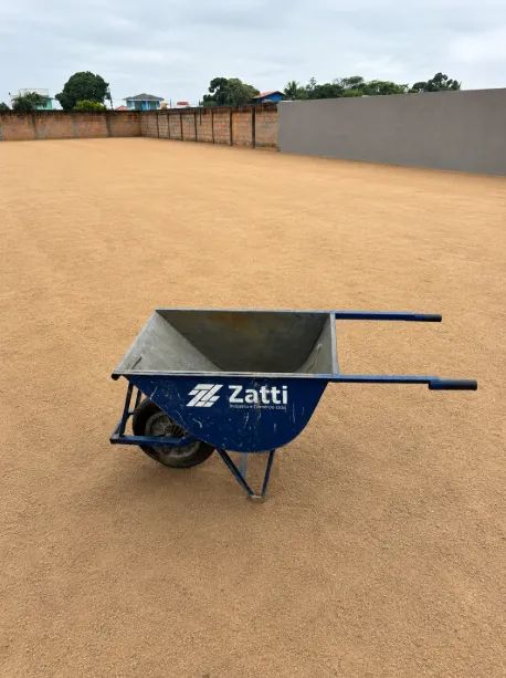 Carrinho de Mão Zatti Roda de Ferro 60 L - Foto 2