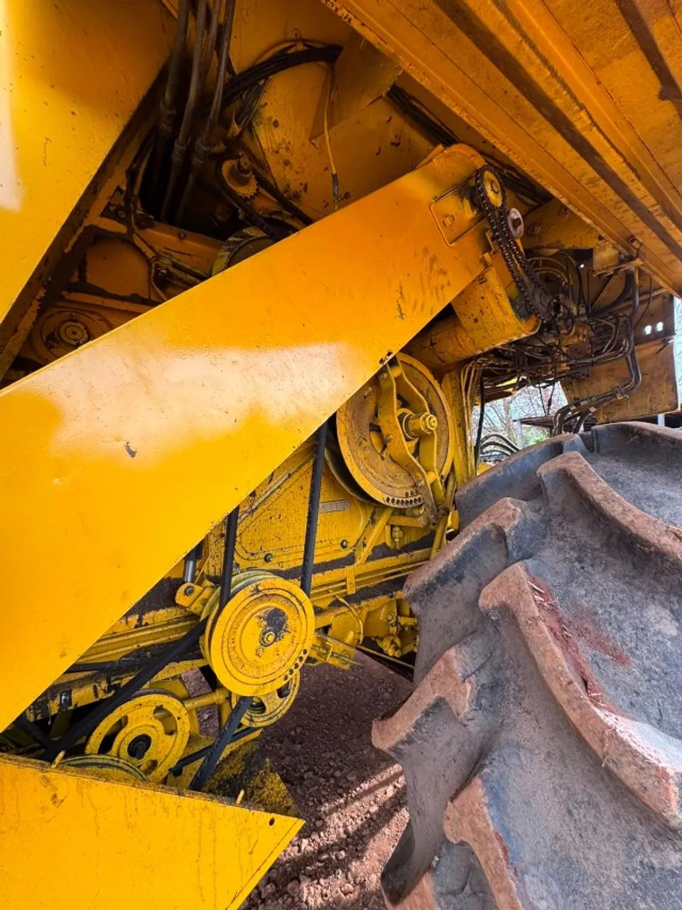 Colheitadeira agrícola TC 57 - Caminhões - Jaboticaba 1525264799 | OLX