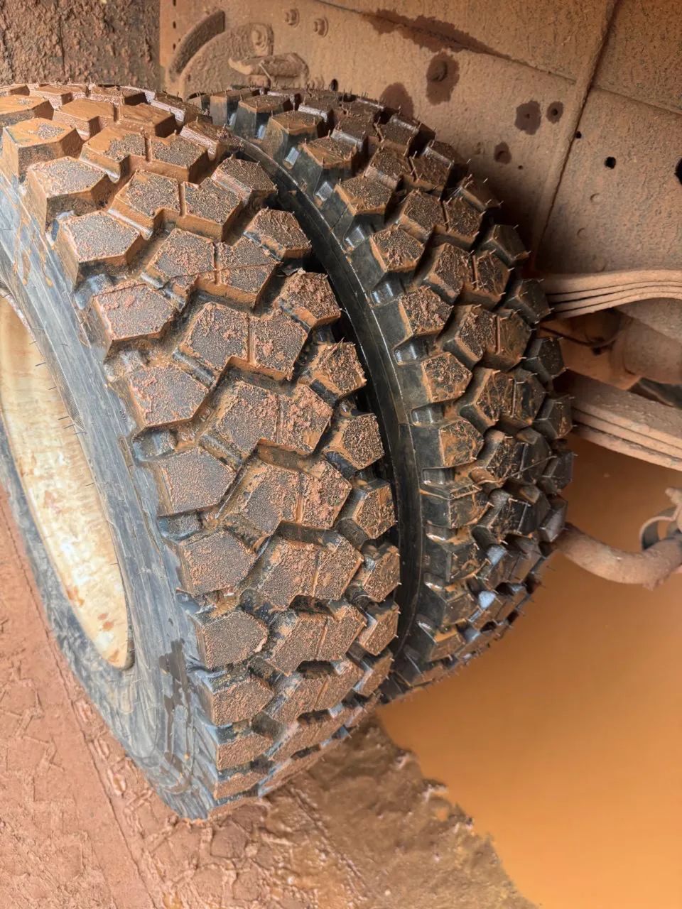Ford cargo 1119 ano 2014/2015  - Foto 2