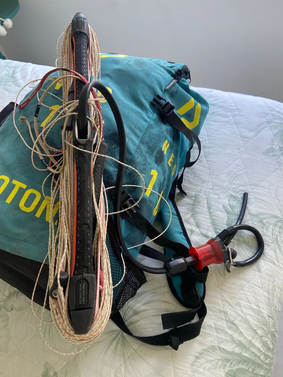 Vendo equipamento kitesurf