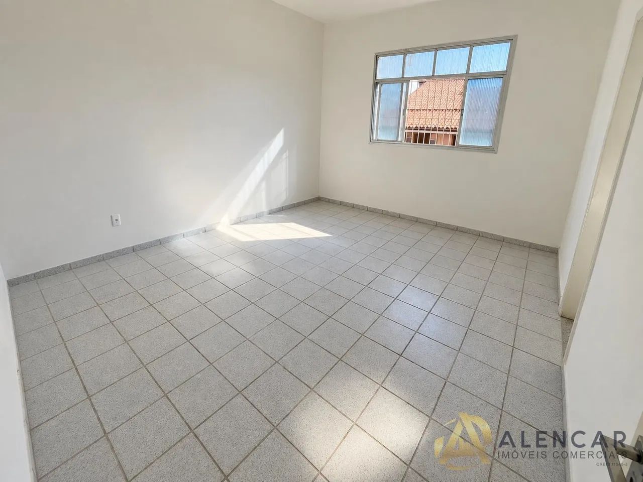 IMÓVEL COMERCIAL COM 550M² PARA LOCAÇÃO NO CENTRO DE VILA VELHA/ES - Foto 3