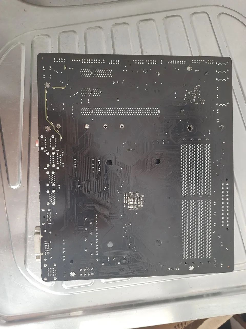 Placa mãe gigabyte ab350m - Foto 3