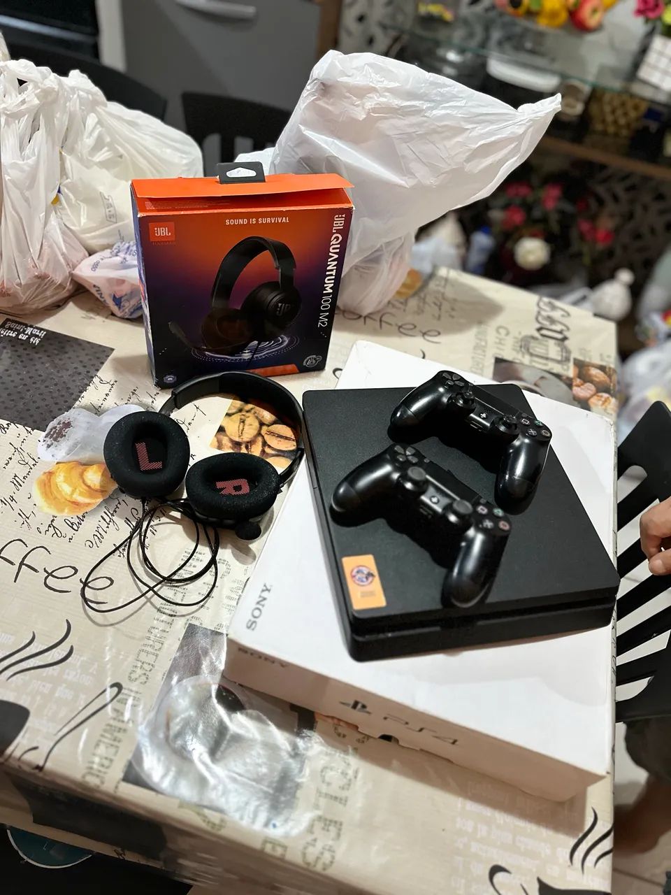 PS4 + FONE JBL ORIGINAL  - Foto 4