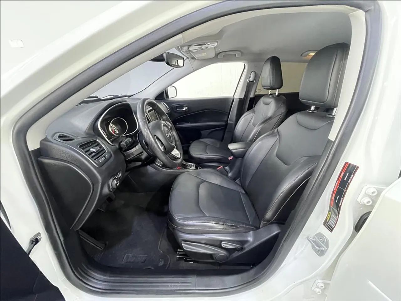 Jeep Compass Longitude 2.0 4X2 Flex 16V Aut. 2017 - Foto 4
