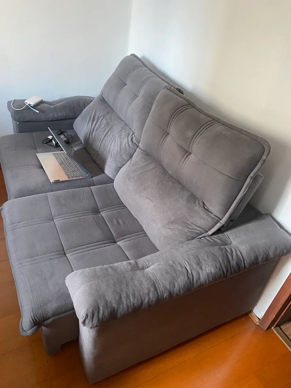 Sofá retrátil (dois lugares - cinza)417563173989928960