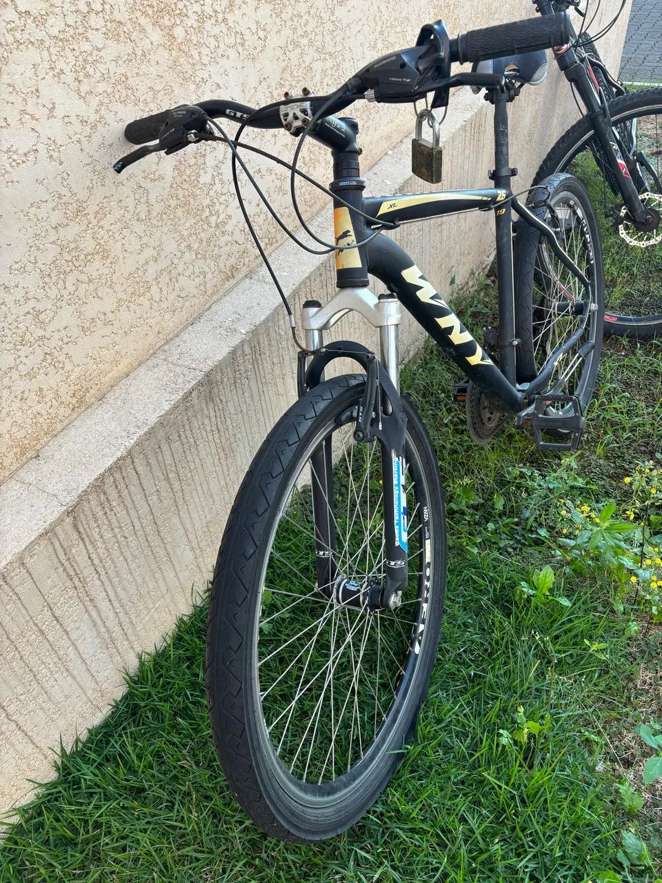 Bicicleta Aro 26 com peças SHIMANO - Foto 4