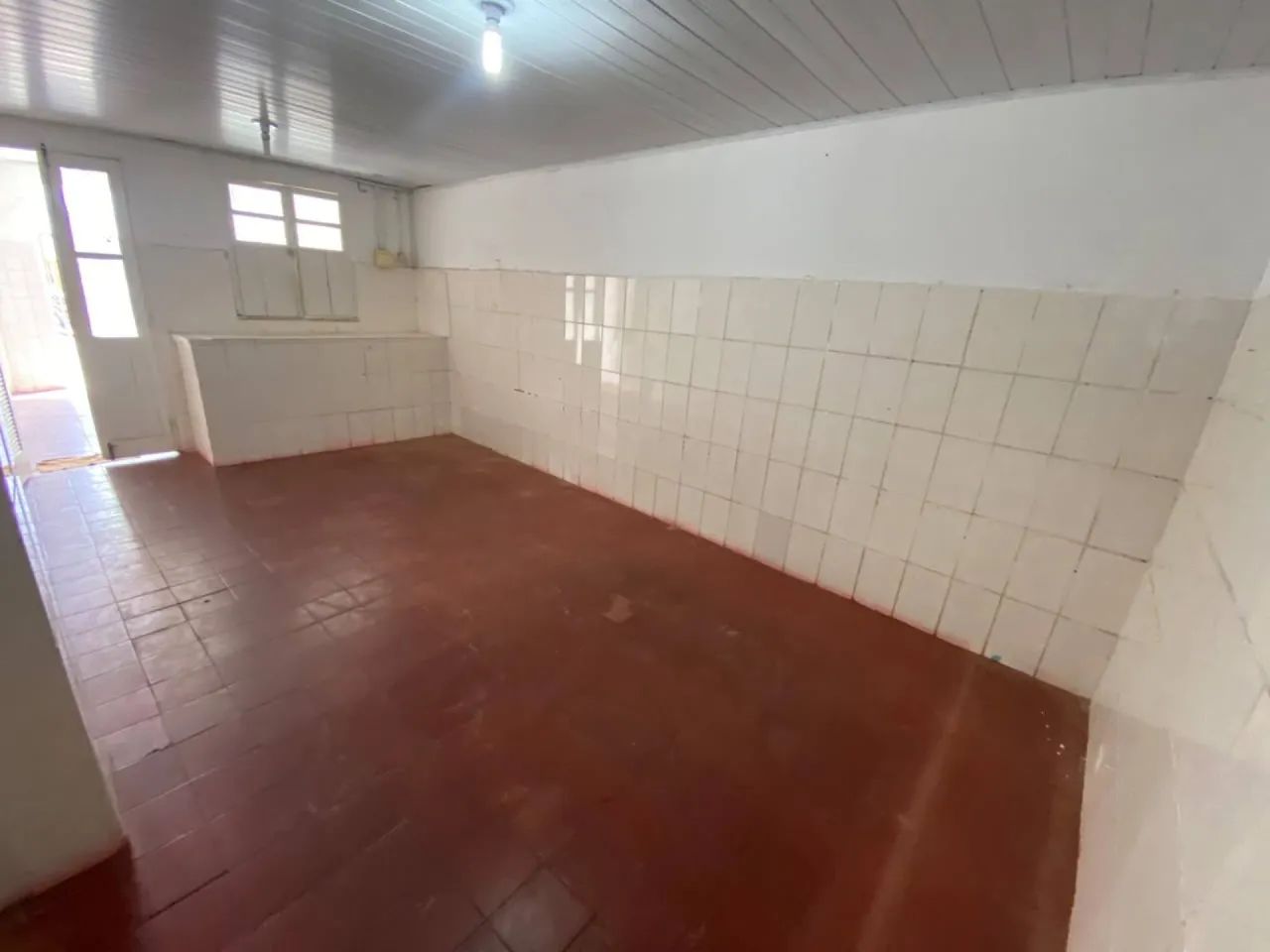 ALUGA-SE CASA PARA COMÉRCIO NO CENTRO NA RUA SIRIRI - Foto 3