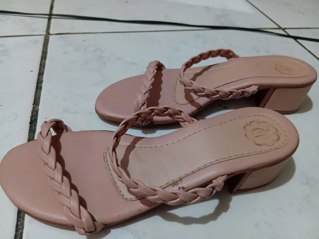 Sapatos e Rasteirinhas - Foto 2