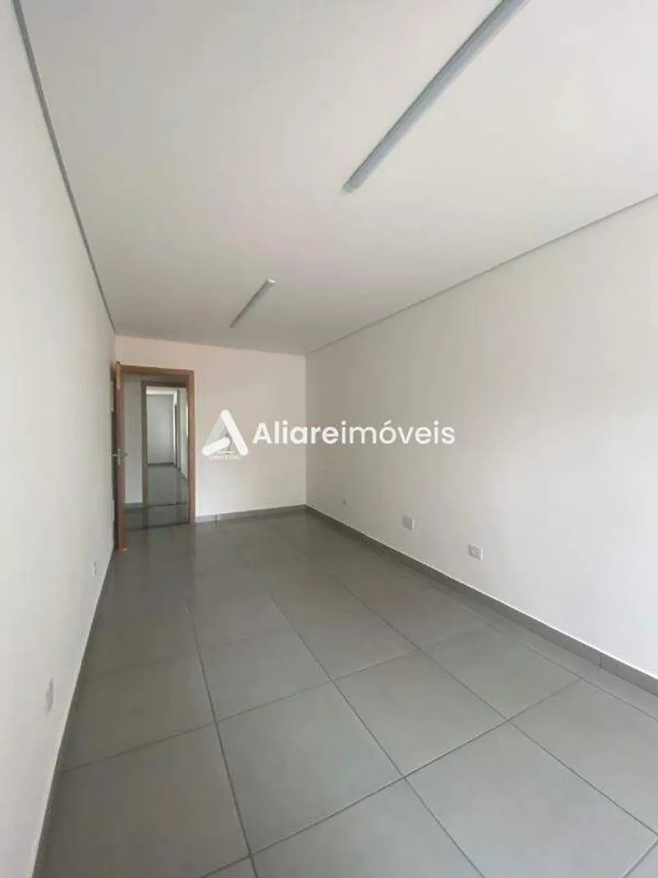 Conjunto comercial c/ 21m², para aluguel, no bairro Mooca, por 1.500,00