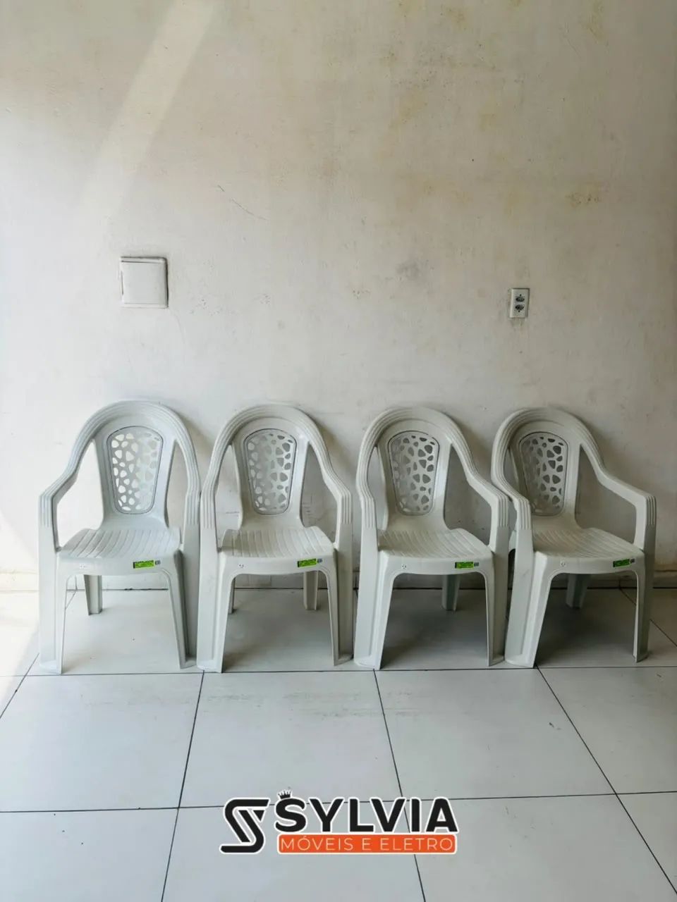 CADEIRAS DE PLÁSTICO COM BRAÇO  - Foto 5