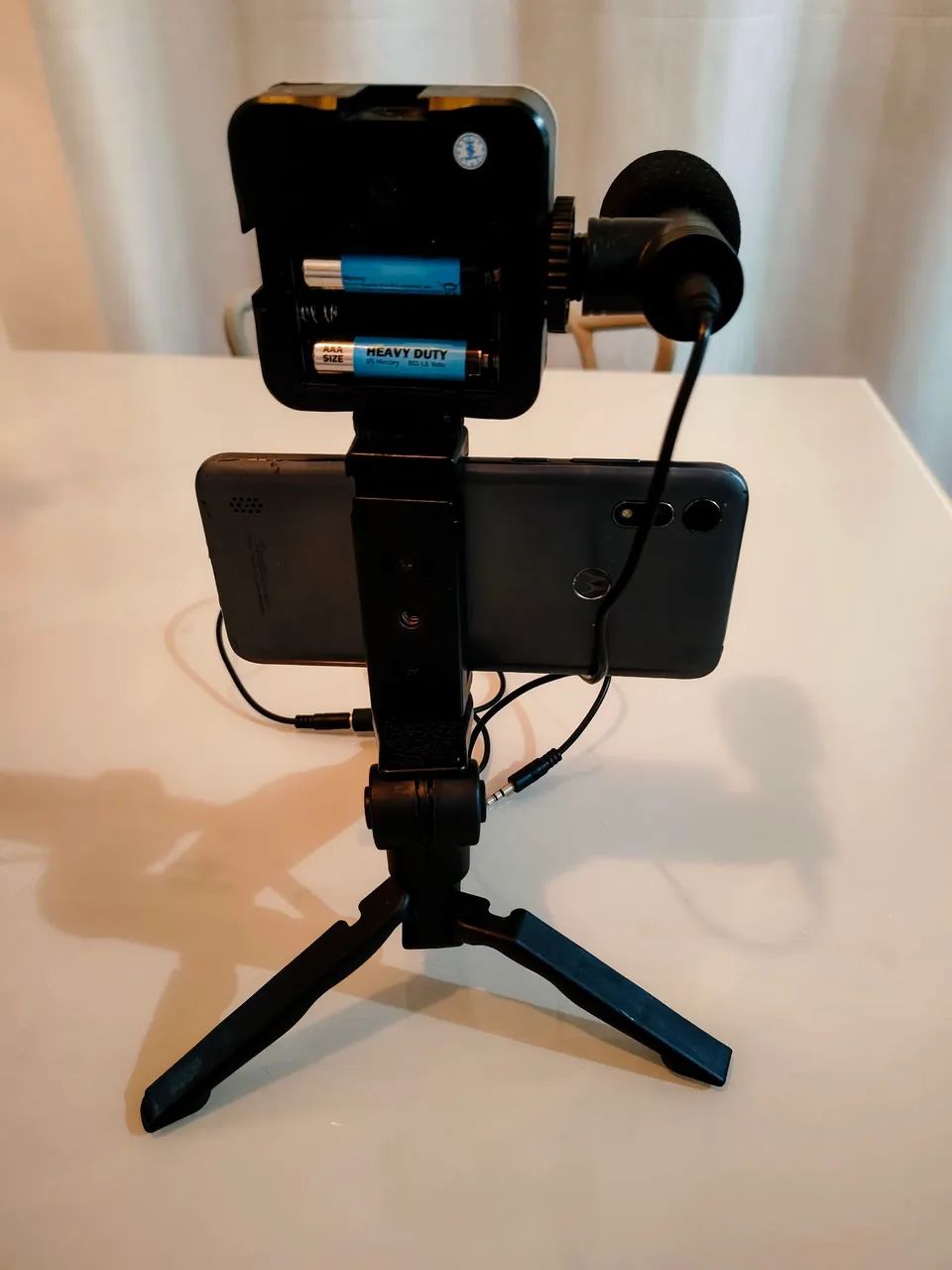 Kit Vlog / Gravação Celular (Tripé + LED 3 Níveis + Microfone) - Conservado! - Foto 3