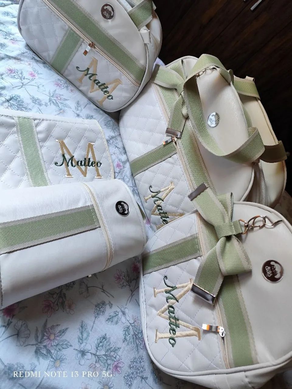 Bolsa maternidade com o nome Matteo bordada,kit completo com 5 peças 