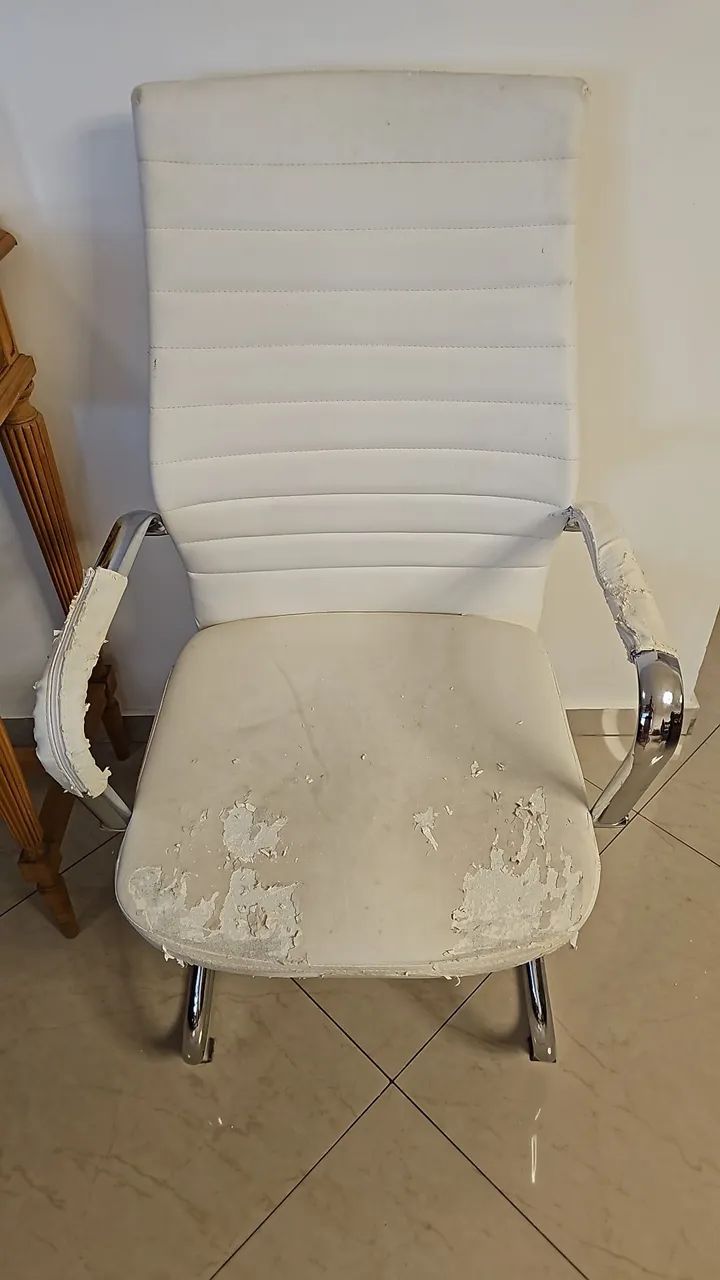 Cadeira escritorio Para reforma - Estrutura Ok - Foto 2