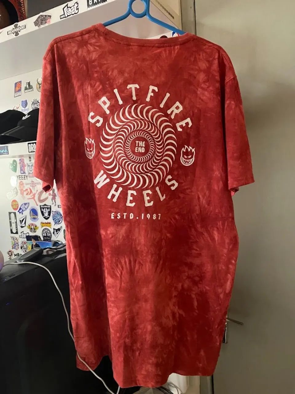 Camiseta SPITFIRE tiedye vermelha G  - Foto 2