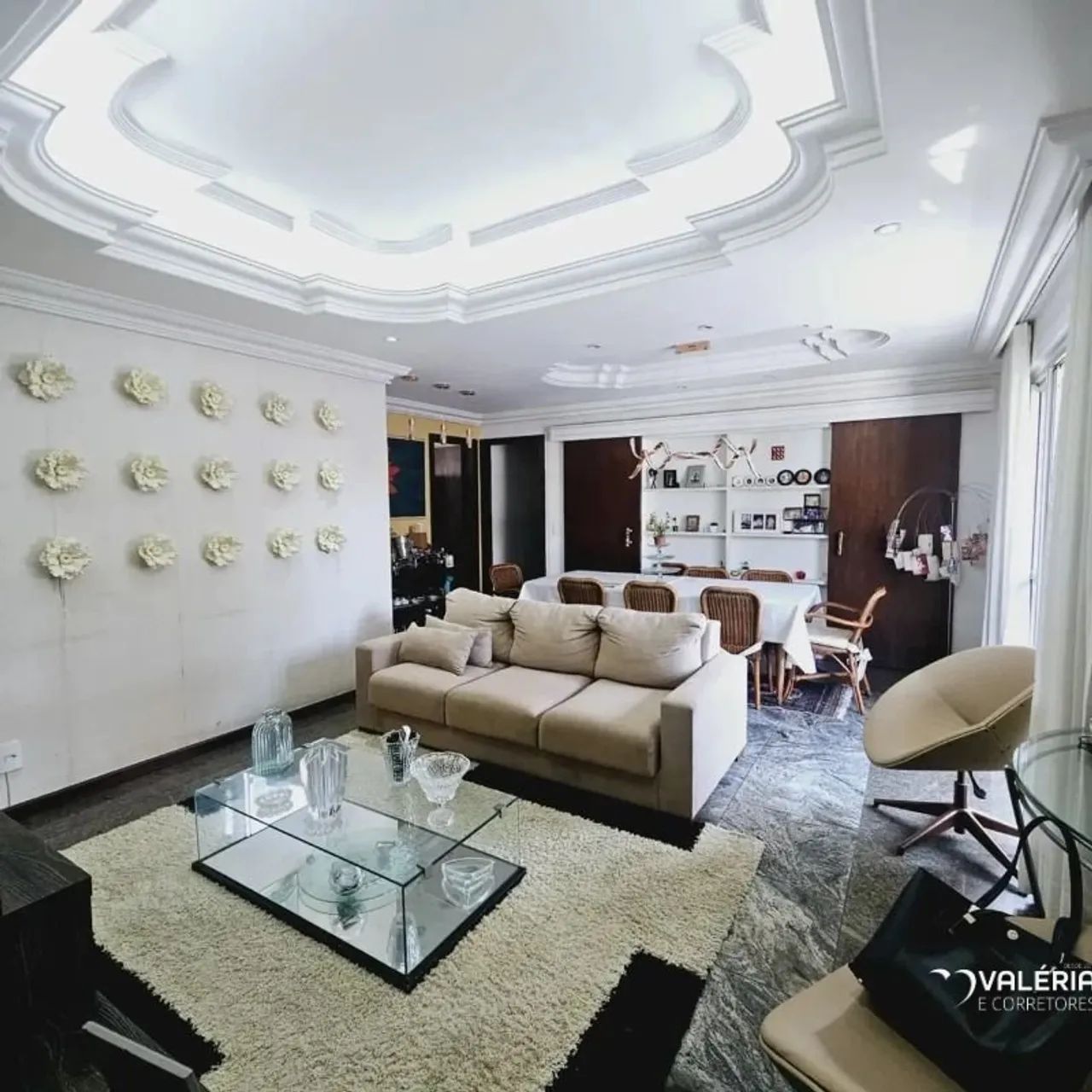 APARTAMENTO COM 138M², 04 QUARTOS, 01 VAGA