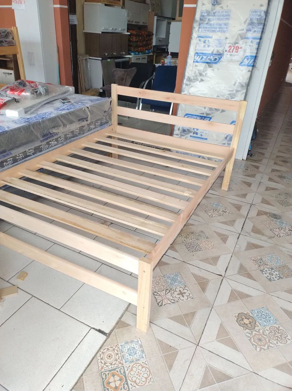 Cama de casal NOVAS madeira maciça  - Foto 4
