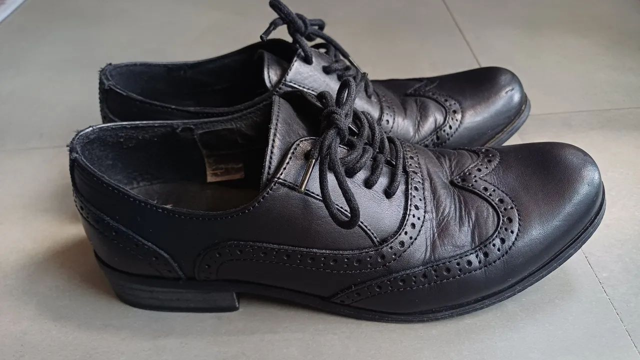 Oxford Preto em Couro | Estilo Vintage Chic - Foto 2
