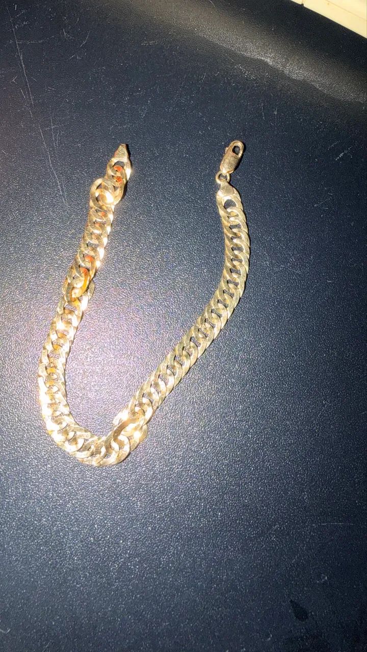 Pulseira de ouro maciço 