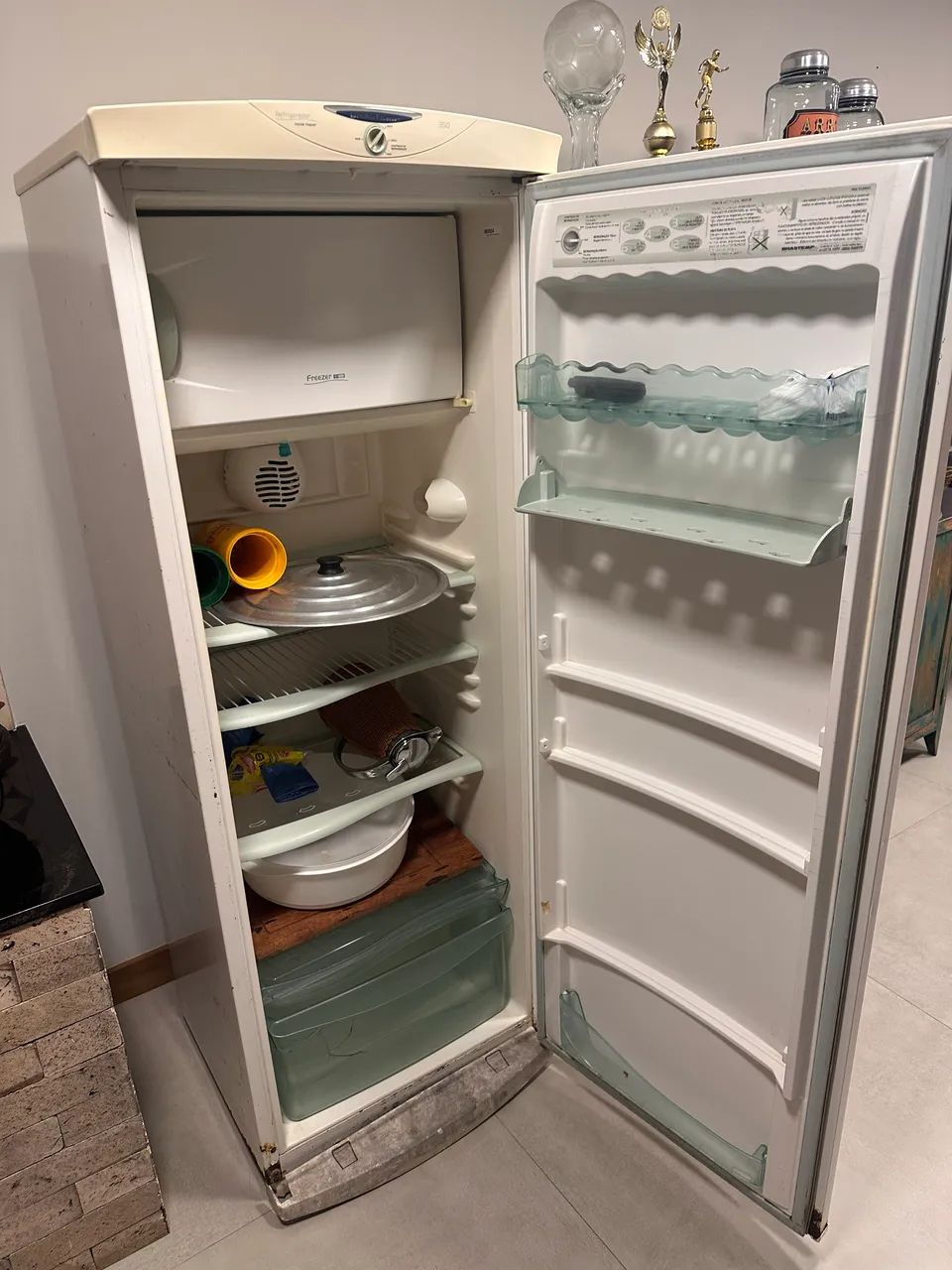 Geladeira Brastemp 350L - Funcionando Perfeitamente - Foto 4