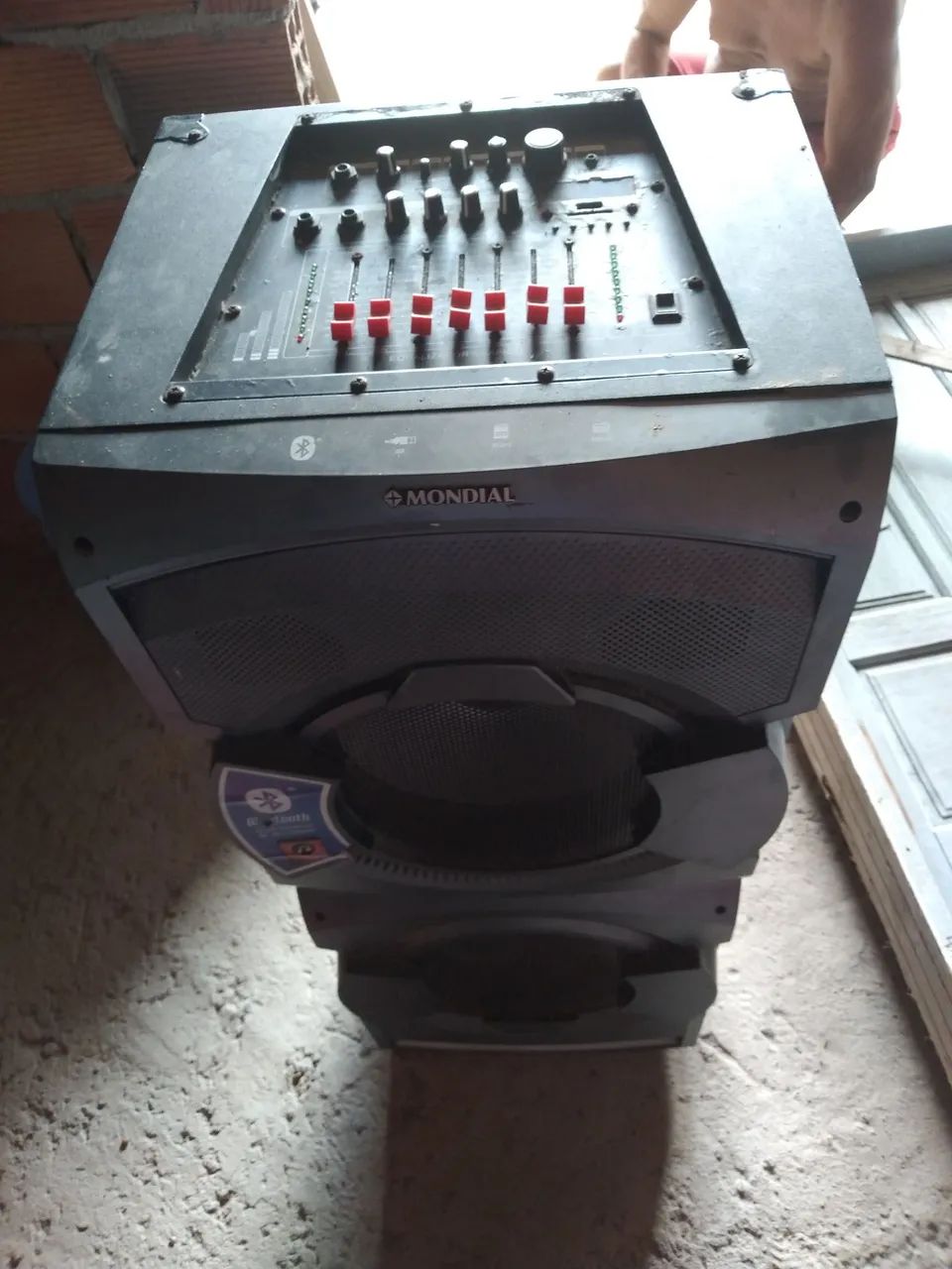 Caixa de som com mesa  - Foto 3