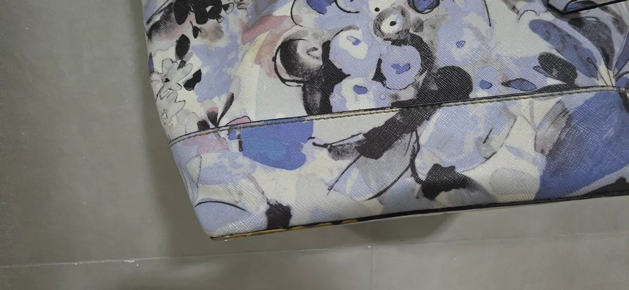 Bolsa Guess Floral - Foto 3