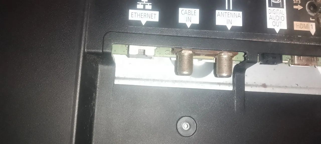 Tv Panasonic 55 polegadas para aproveitar peças  - Foto 3