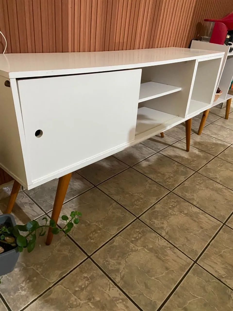 Rack / Aparador Branco com Pés de Madeira - Ótimo Estado - Foto 4