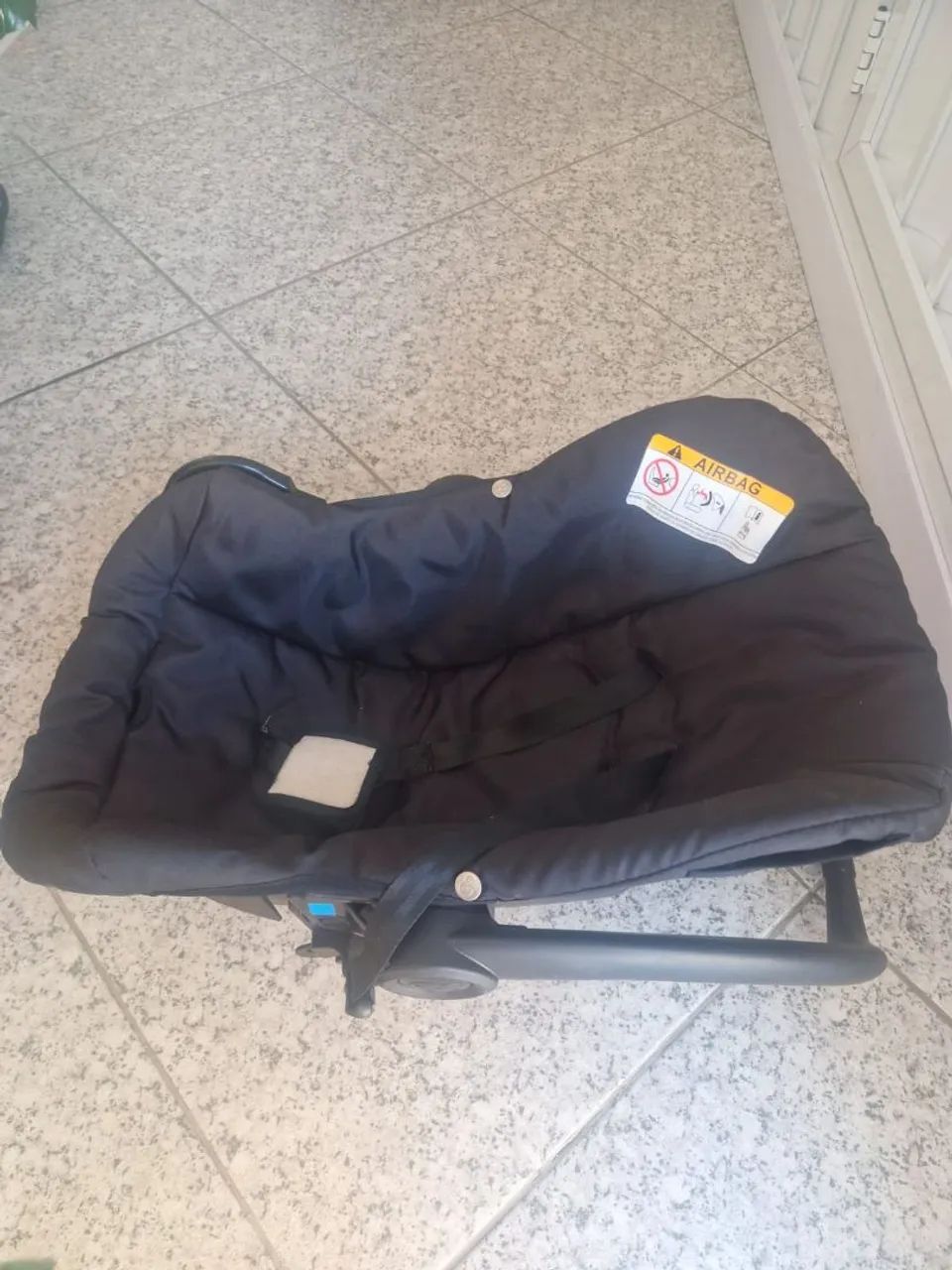 Bebê Conforto Preto para Carro - Foto 4