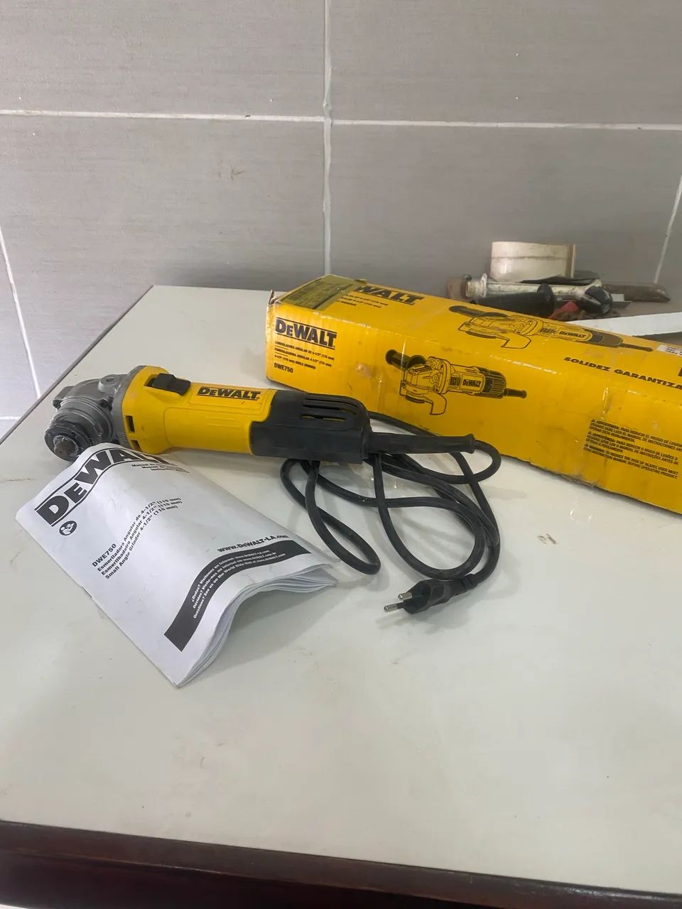 Esmerilhadeira angular DeWALT - Foto 3