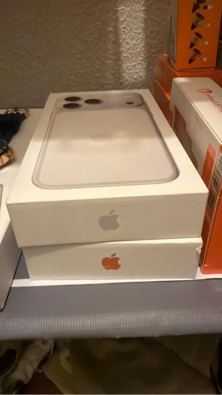 iPhone 17 pm LACRADO