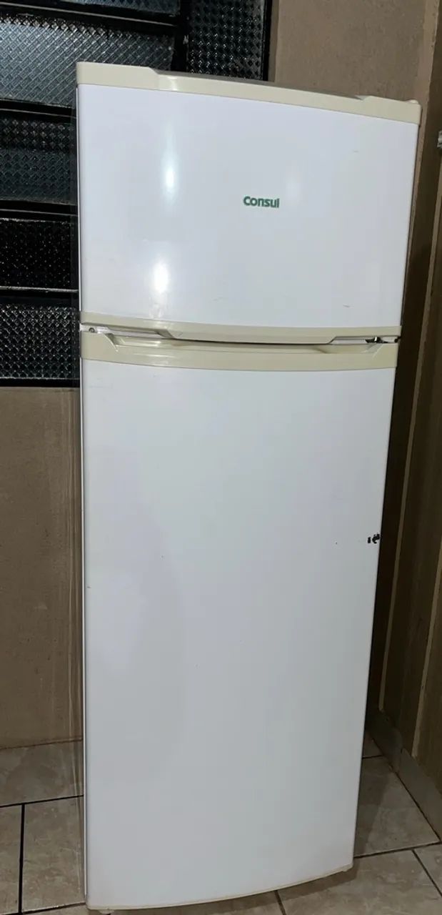 Vendo geladeira- Para peças/Consertos 