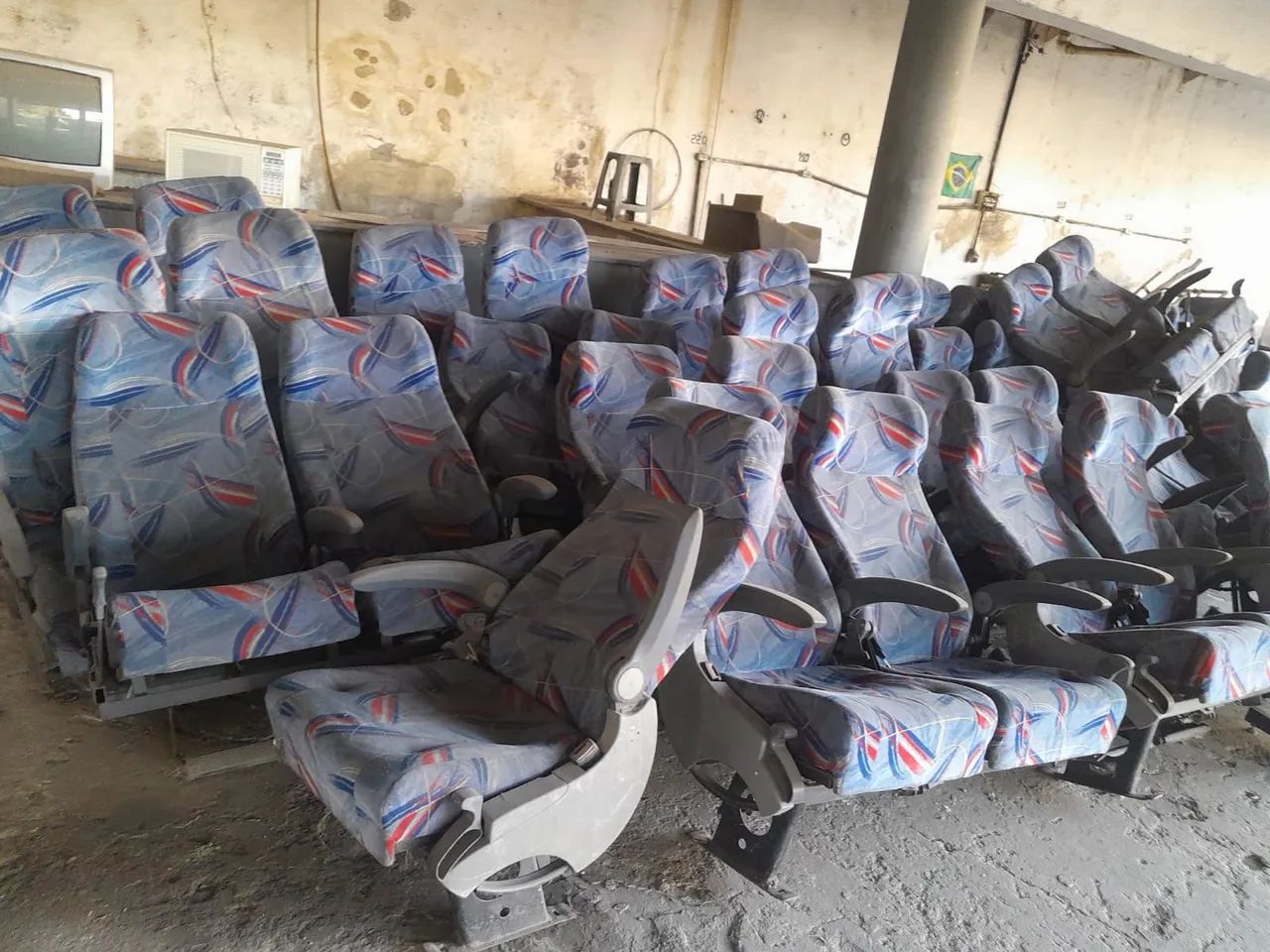 JOGO (47)DE BANCOS PARA ÔNIBUS - Foto 2