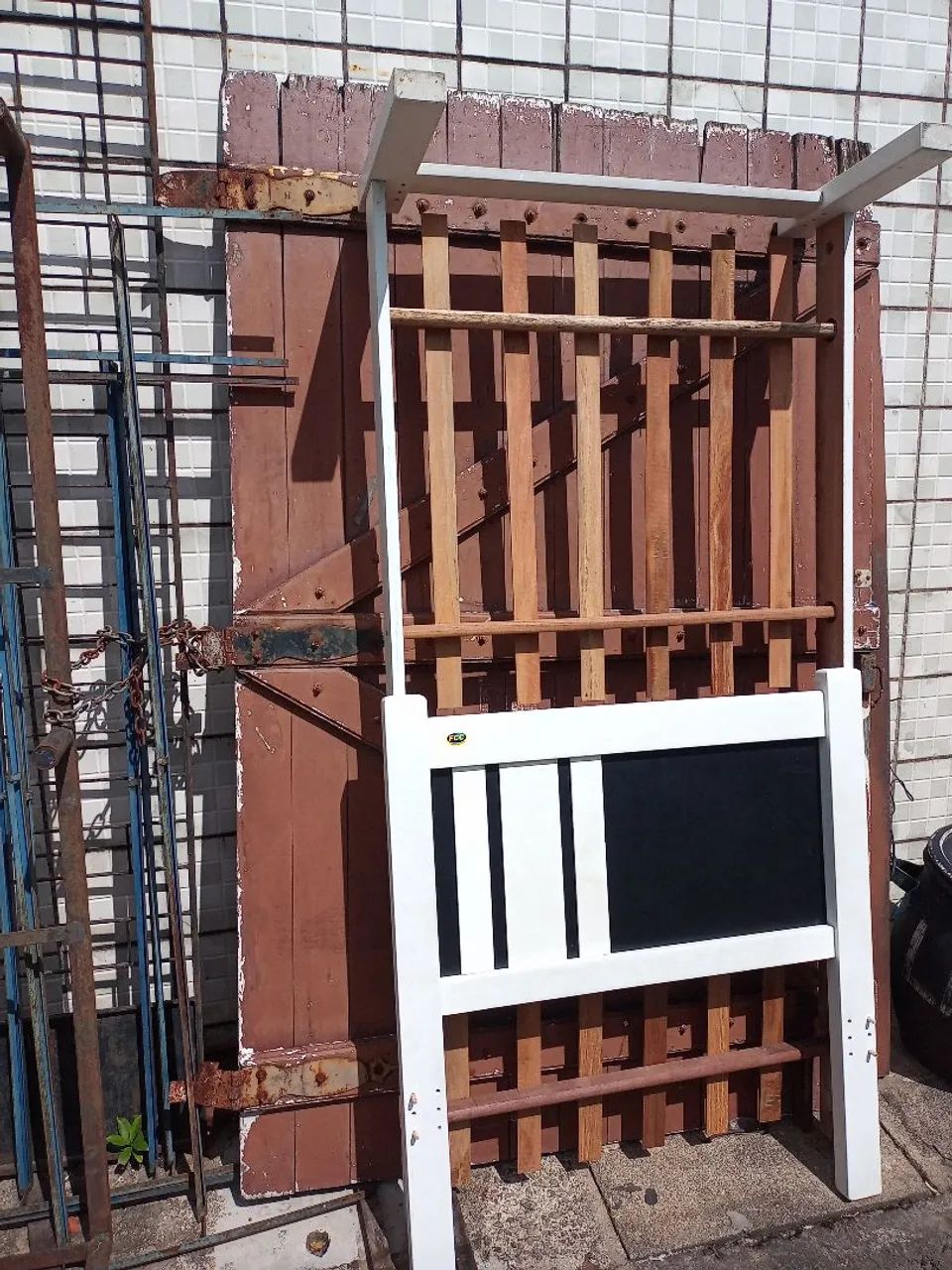 Cama de solteiro de madeira. - Foto 3